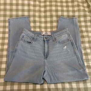 Hollister Curvy High Rise Mom Jeans